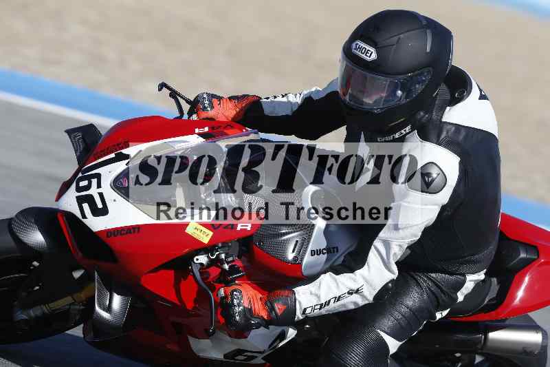 /Archiv-2024/02 29.01.-02.02.2024 Moto Center Thun Jerez/Gruppe gruen-green/162